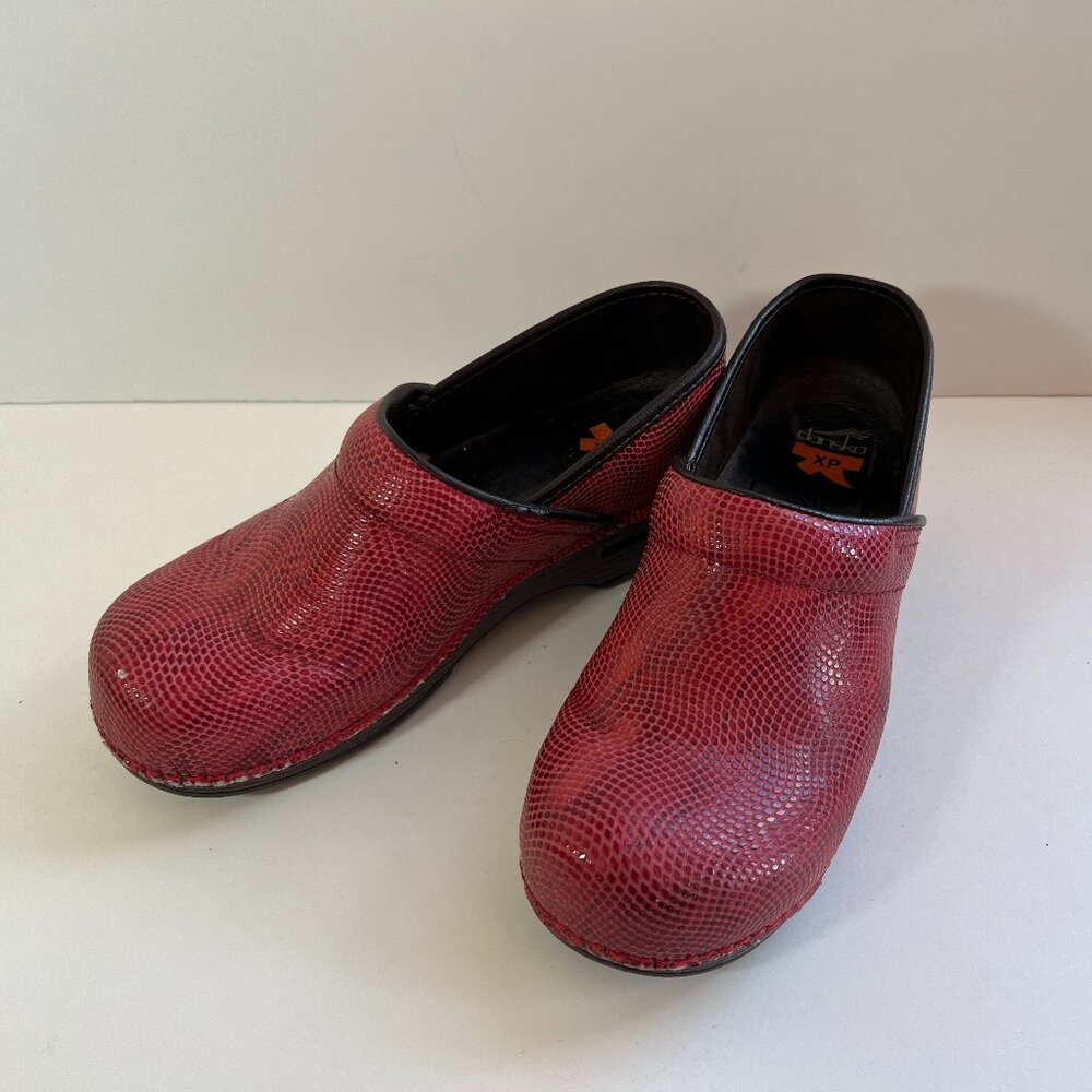 Dansko Pro XP Red Moray Clog, Size 40 (9.5/10)